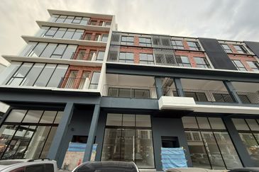 Ground & Mezzanine Shop For Rent @ Taman Connaught Uc Square, UCSI