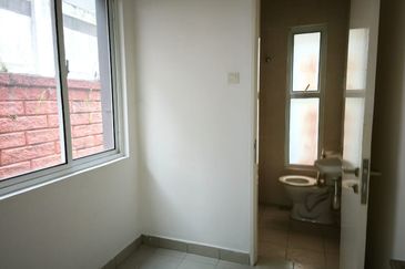 3 Storey Bungalow Fully Furnished For Sale