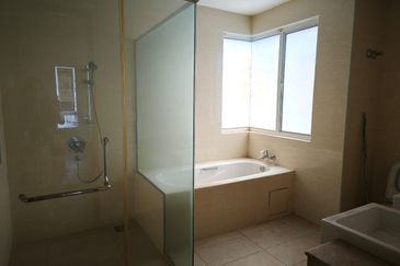 3 Storey Bungalow Fully Furnished For Sale