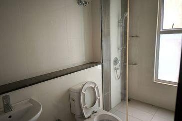 3 Storey Bungalow Fully Furnished For Sale