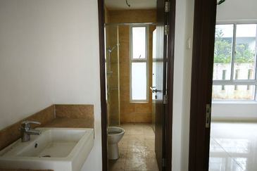 3 Storey Bungalow Fully Furnished For Sale