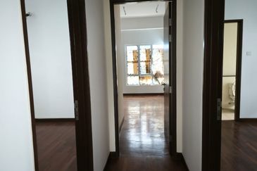 3 Storey Bungalow Fully Furnished For Sale