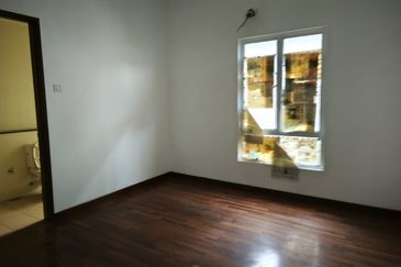 3 Storey Bungalow Fully Furnished For Sale