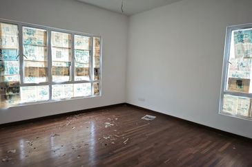 3 Storey Bungalow Fully Furnished For Sale