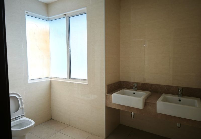 3 Storey Bungalow Fully Furnished For Sale