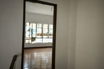 3 Storey Bungalow Fully Furnished For Sale