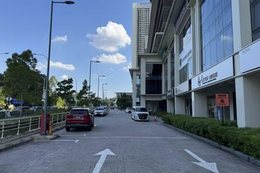 Bukit Jalil City Signature Shop Office