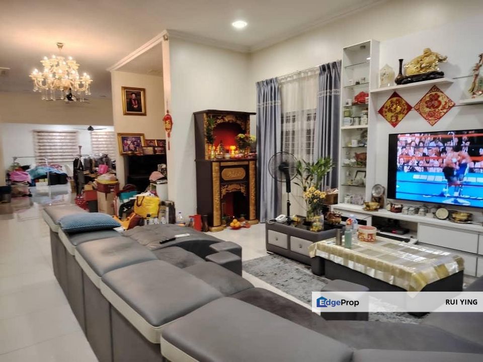 Spacious Bungalow for Sale @ Bandar Tun Hussein Onn , Well Kept Unit, Selangor, Cheras