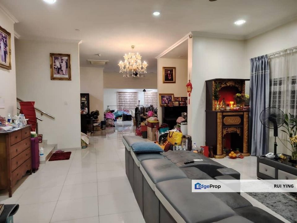 Spacious Bungalow for Sale @ Bandar Tun Hussein Onn , Well Kept Unit, Selangor, Cheras