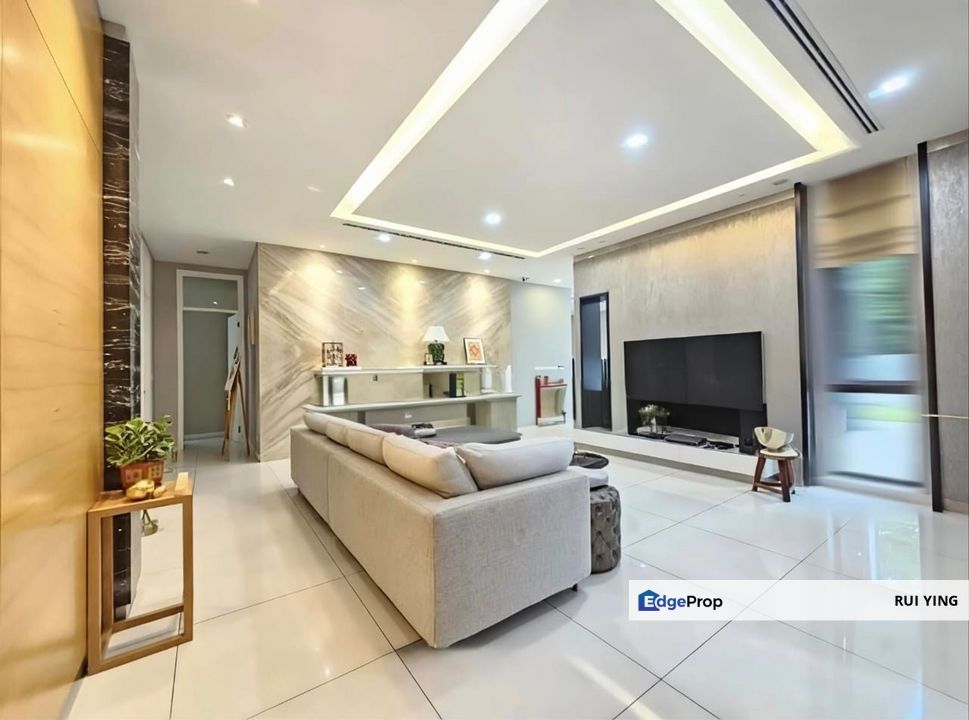 Twin Palm Bungalow for Sale , fully renovated , suitable family living, Selangor, Kajang