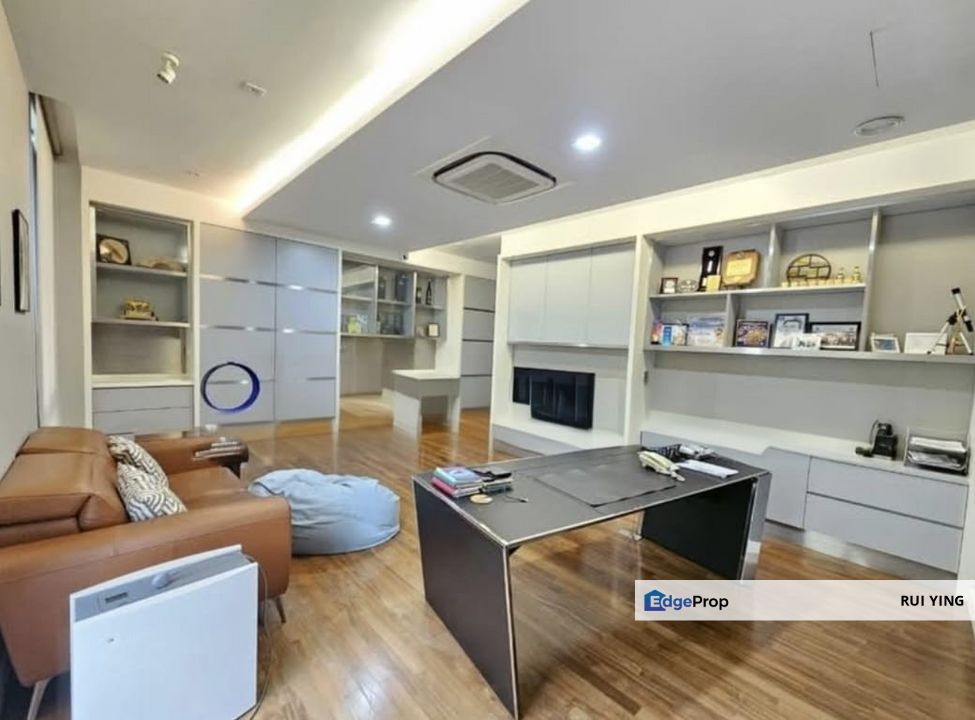 Twin Palm Bungalow for Sale , fully renovated , suitable family living, Selangor, Kajang