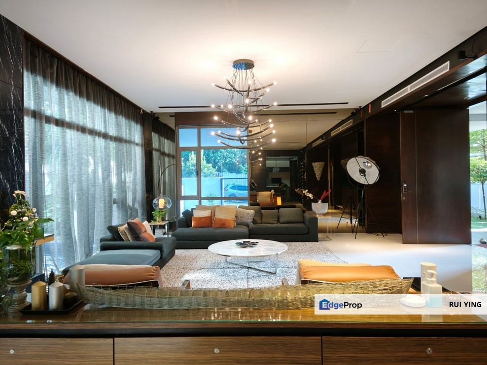 Royale Segar Bungalow , Fully Funished Nice Renovated Pool + KTV, Selangor, Cheras