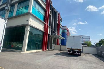 Bandar Technologi Kajang  3 story Semi-D factory  