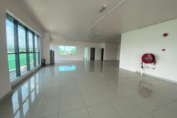 Bandar Technologi Kajang  3 story Semi-D factory  