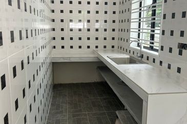 Jalan Anggerik Aranda 31/7