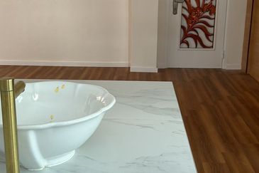 Jalan Anggerik Aranda 31/7