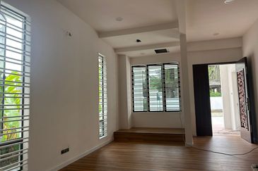 Jalan Anggerik Aranda 31/7