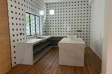 Jalan Anggerik Aranda 31/7