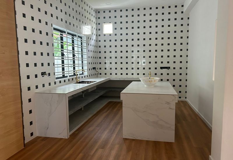 Jalan Anggerik Aranda 31/7