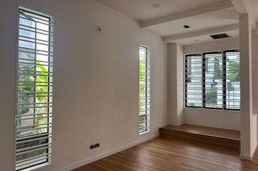 Jalan Anggerik Aranda 31/7