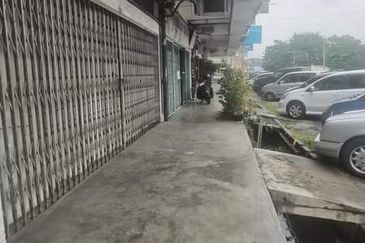 Jalan Pasir Puteh, Station 18