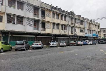 Jalan Pasir Puteh, Station 18