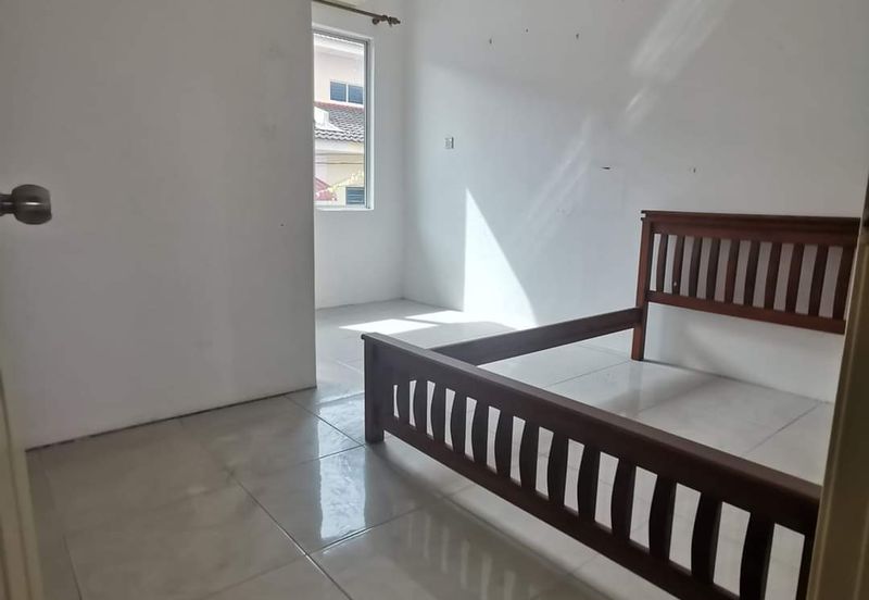 2 Sty Terrace at Pengkalan Station 18, Ipoh