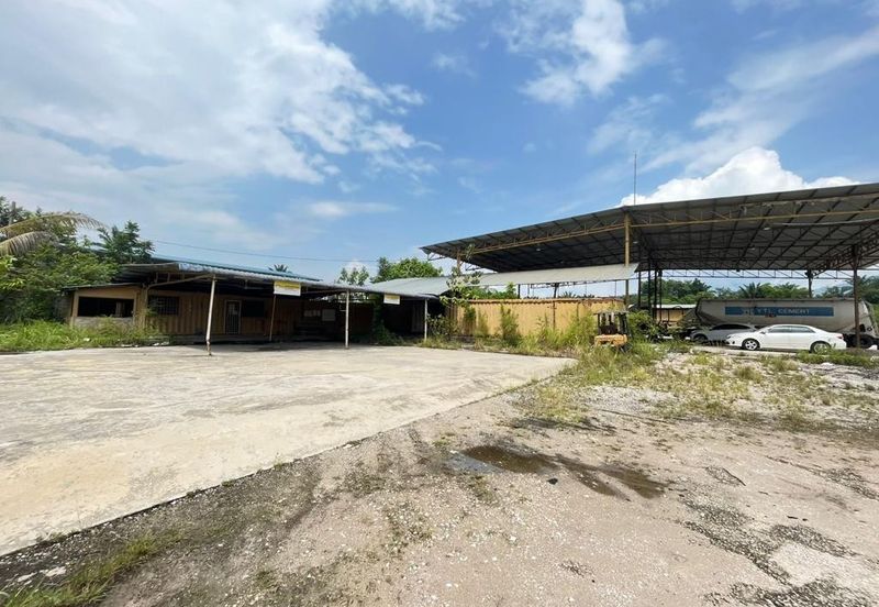4.7 acres first lot land at chemor, Perak