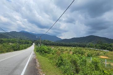 7.7 acres First Lot Vacant land at Tapah, Perak