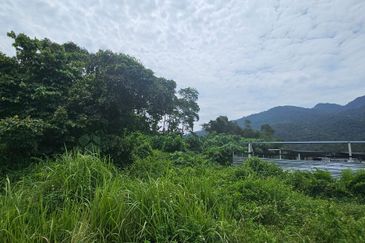 1.96 acres abandoned agri land at Kampar, Perak