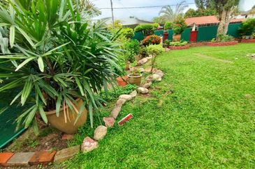 SS3, PJ, 2 storey Bungalow