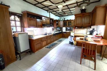 SS3, PJ, 2 storey Bungalow