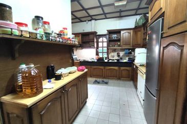 SS3, PJ, 2 storey Bungalow