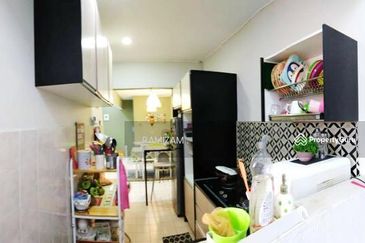 Sri Puteri (Earls Court), Ukay Perdana