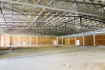 Bangunan Hypermarket 1.5 Tingkat di Dungun Terengganu Utk Dijual