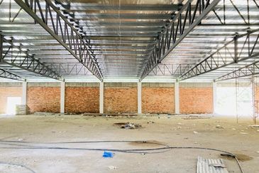 Bangunan Hypermarket 1.5 Tingkat di Dungun Terengganu Utk Dijual