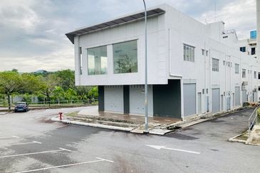 Freehold 2 Storey Corner ShopLot Desa Kolej Bandar Baru Nilai For Sale
