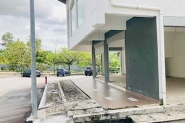 Freehold 2 Storey Corner ShopLot Desa Kolej Bandar Baru Nilai For Sale