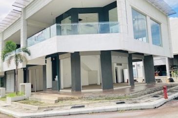 Freehold 2 Storey Corner ShopLot Desa Kolej Bandar Baru Nilai For Sale