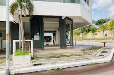 Freehold 2 Storey Corner ShopLot Desa Kolej Bandar Baru Nilai For Sale