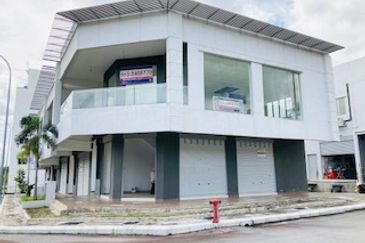Freehold 2 Storey Corner ShopLot Desa Kolej Bandar Baru Nilai For Sale