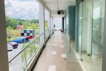 Freehold 2 Storey Corner ShopLot Desa Kolej Bandar Baru Nilai For Sale