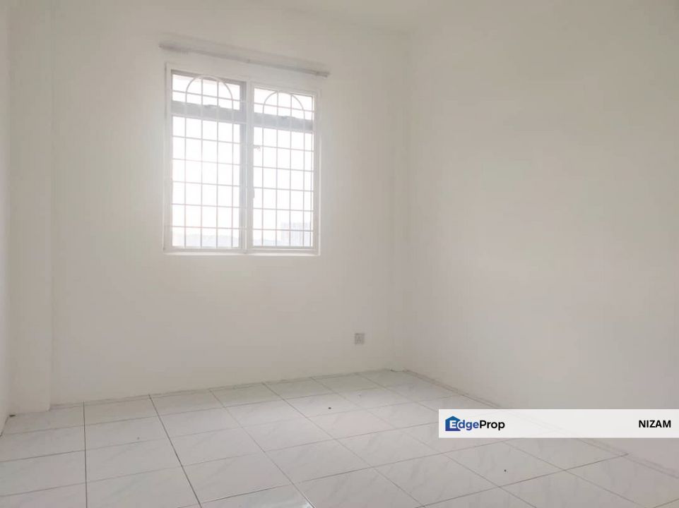 Freehold Pangsapuri Seri Mawar Bandar Seri Putra Bangi Selangor, Selangor, Bangi