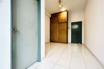 Neos @ PandanMas Townhouse