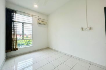 Neos @ PandanMas Townhouse