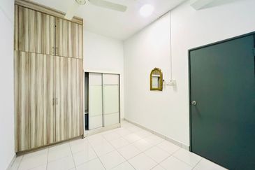 Neos @ PandanMas Townhouse