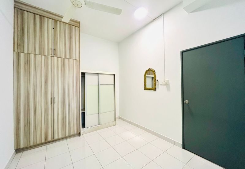 Neos @ PandanMas Townhouse