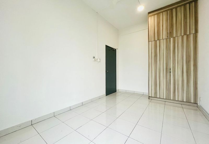 Neos @ PandanMas Townhouse