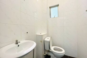 Neos @ PandanMas Townhouse