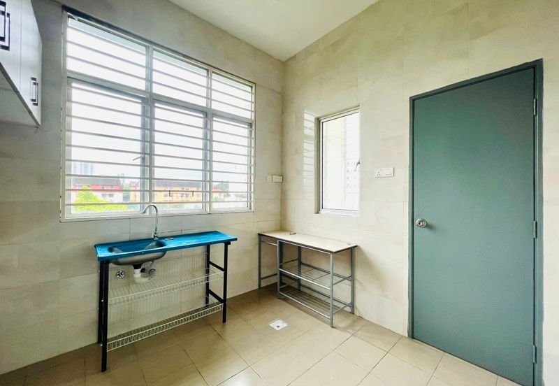 Neos @ PandanMas Townhouse